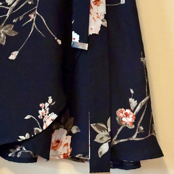 Dynamite| Black & Pink Floral A-Line Mini Tie Skirt Size S - Picture 2 of 6